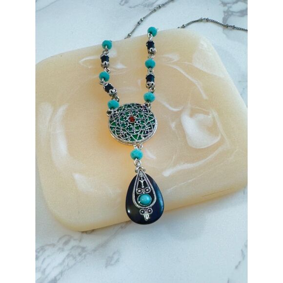 Vintage Avon Turquoise Blue Medallion Necklace - Picture 3 of 5